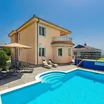 Mit Privatpool, Whirlpool, Meerblick, Billard, Fitnessgeraete, Garage