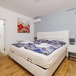 Mit Privatpool, Whirlpool, Meerblick, Billard, Fitnessgeraete, Garage 펜션 *