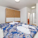 Mit Privatpool, Whirlpool, Meerblick, Billard, Fitnessgeraete, Garage 펜션 *