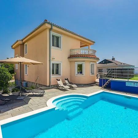 Mit Privatpool, Whirlpool, Meerblick, Billard, Fitnessgeraete, Garage