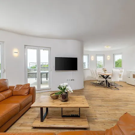 Дом отдыха Mit Privatpool, Whirlpool, Meerblick, Billard, Fitnessgeraete, Garage Цриквеница