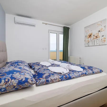 Mit Privatpool, Whirlpool, Meerblick, Billard, Fitnessgeraete, Garage
