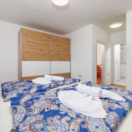 Mit Privatpool, Whirlpool, Meerblick, Billard, Fitnessgeraete, Garage Holiday home *