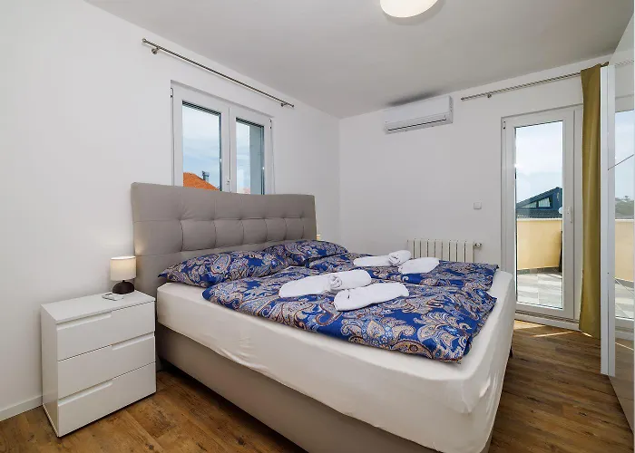 Mit Privatpool, Whirlpool, Meerblick, Billard, Fitnessgeraete, Garage * Цриквеница