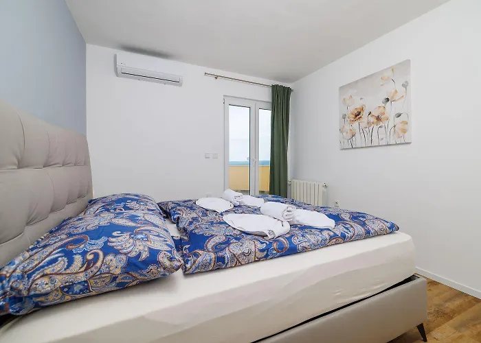 Mit Privatpool, Whirlpool, Meerblick, Billard, Fitnessgeraete, Garage