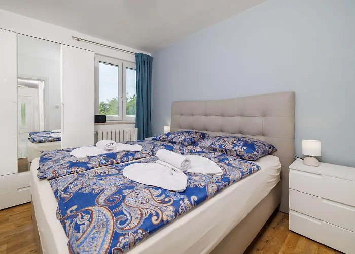 Mit Privatpool, Whirlpool, Meerblick, Billard, Fitnessgeraete, Garage *