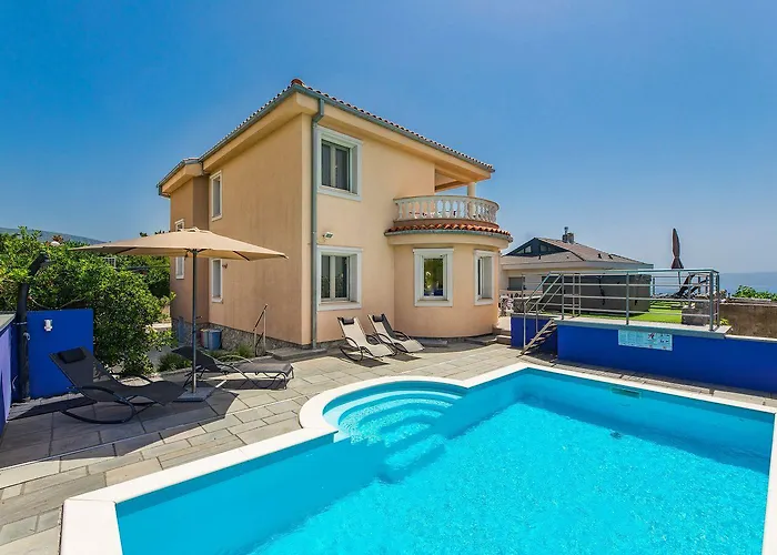 Mit Privatpool, Whirlpool, Meerblick, Billard, Fitnessgeraete, Garage