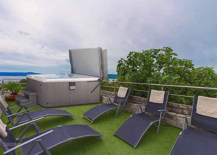 Mit Privatpool, Whirlpool, Meerblick, Billard, Fitnessgeraete, Garage * Crikvenica